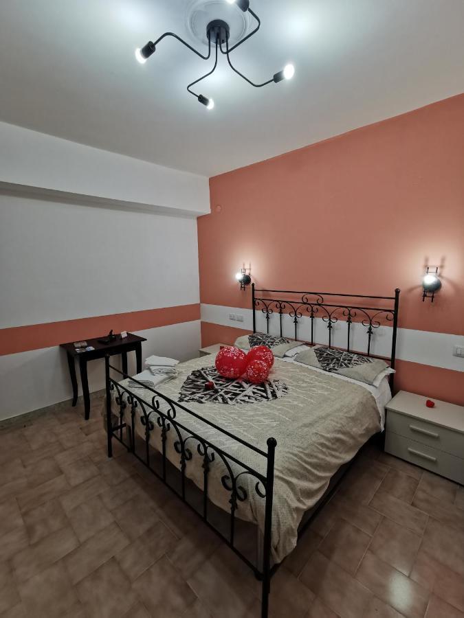 Bed & Breakfast Villa Flora Eredita ภายนอก รูปภาพ